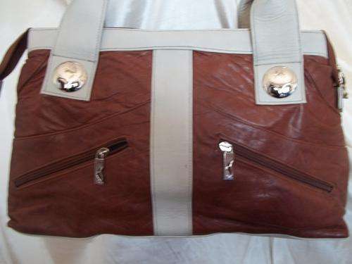 LADIES GENUINE LEATHER HAND BAG  .  GREAT VALUE! GREAT BUY!