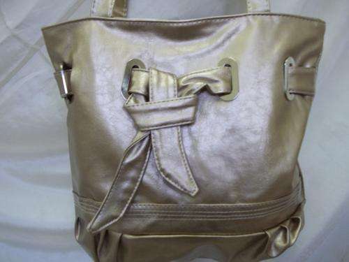 STUNNING designer style Ladies handbag in a GOLD. Very beautiful- Very MOD!