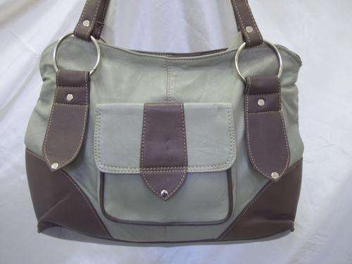 LADIES GENUINE LEATHER HAND BAG IN  A CAMEL BROWN . SIMPLY GORGEOUS!!
