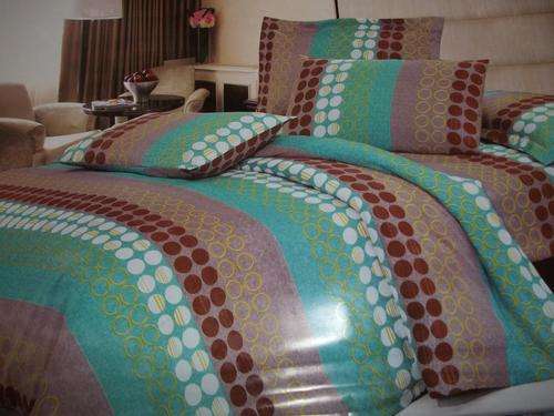 LOVELY 6 PIECE DUVET COVER SET- QUEEN.Great Quality cotton Blend. Great Buy!