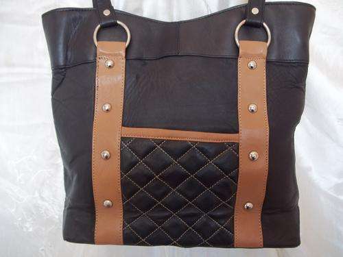 LADIES GENUINE LEATHER HAND BAG IN BLACK & BROWN . SIMPLY GORGEOUS!!