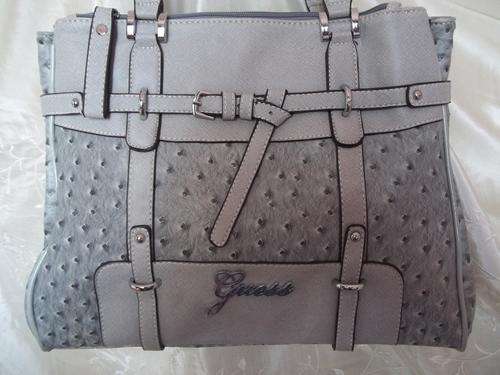 GUESS Ladies handbag in grey.  100% authentic. Bought from Frasers Luggage.
