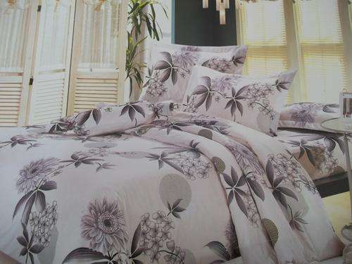LOVELY 6 PIECE DUVET COVER SET IN - QUEEN.Great Quality, superior cotton Blend.