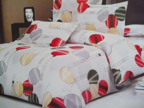 LOVELY 6 PIECE DUVET COVER SET IN - QUEEN.Great Quality, superior cotton Blend.