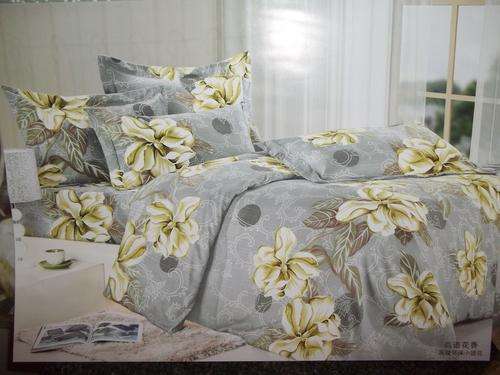 LOVELY 6 PIECE DUVET COVER SET IN - QUEEN.Great Quality, superior cotton Blend.