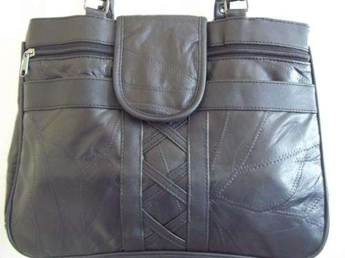 **Only FEW available**LADIES GENUINE PATCH LEATHER HAND BAG IN  A  BLACK . SIMPLY GORGEOUS!!