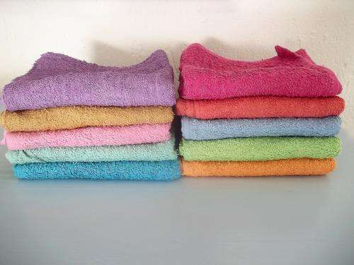 New **100% Cotton**5 x  HAND TOWEL ,assorted colours- Great for everyday use! Great buy!