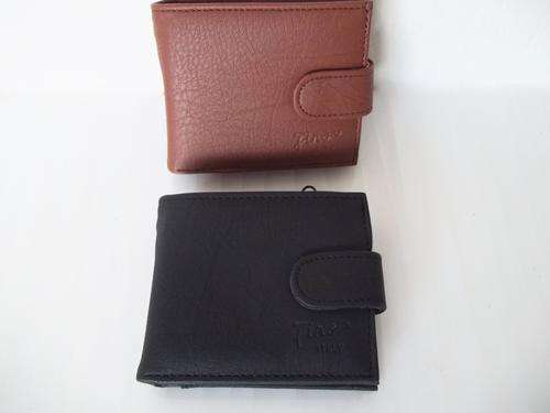 **LATE ENTRY** LEATHER  MENS WALLET IN TAN BROWN OR BLACK, MANY COMPARTMENTS, CARD HOLDERS! GREAT