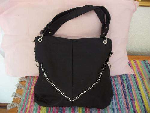 BEAUTIFUL Ladies mock leather handbag in a black with diamante detail. Very MOD!
