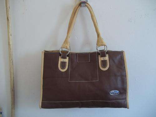 FINEST LADIES GENUINE LEATHER HAND BAG IN A BROWN & CREAM. STUNNING BAG!