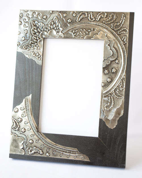 Photo Frame with Pewter Art