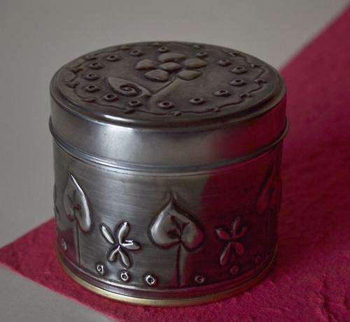 Pewter Flower Peppermint Tin