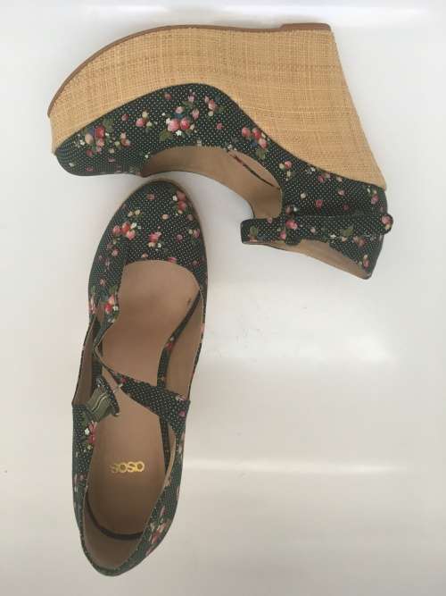 Floral Print Mary Jane Wedges - SIZE 7