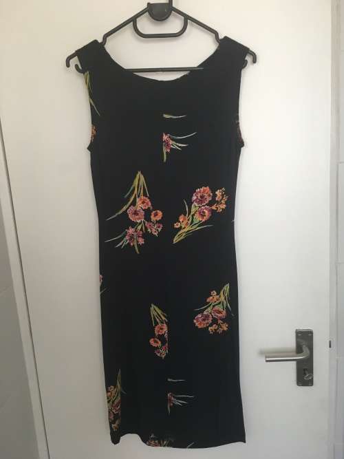 Gorgeous floral print Shift Dress - SIZE 10 - Navy and Floral