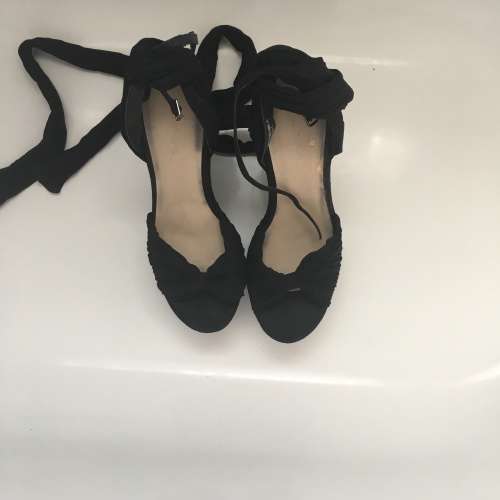 Gorgeous Show Stopper Sky Scraper Wedge heels - SIZE 7 - BLACK