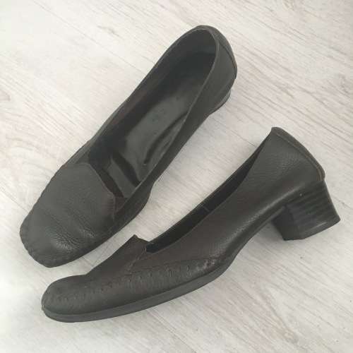 Brown FROGGIE Shoes - SIZE 7.5