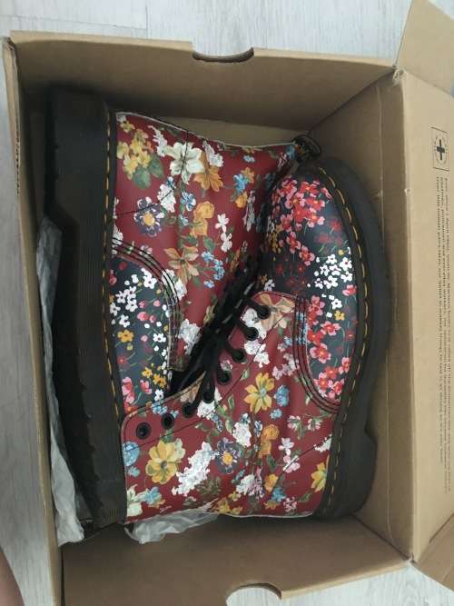 BRAND NEW Floral leather DR MARTENS - SIZE UK7