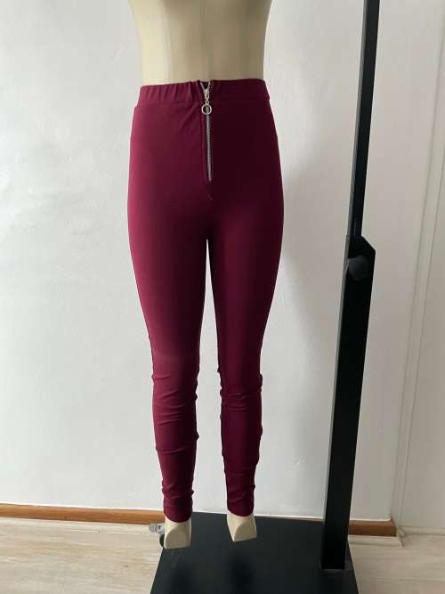 High waisted maroon leggings with zip front detail - size 8
