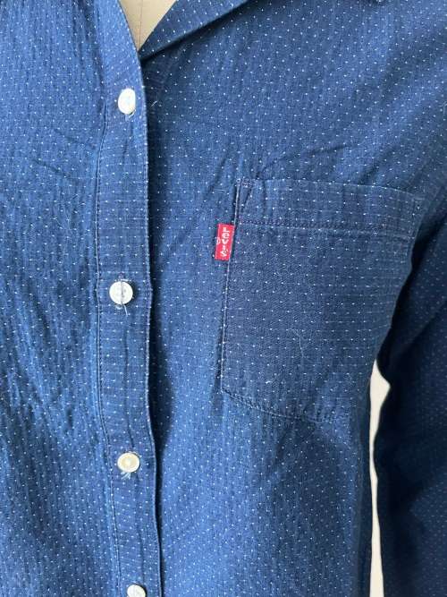 Levis long sleeve shirt - blue with white dot - size 10