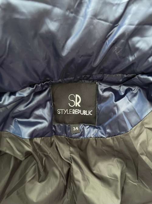 Navy puffer jacket - size 10