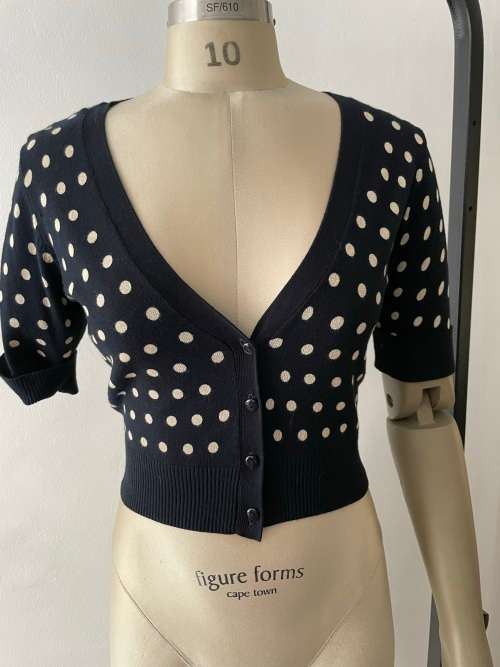 Knitted crop cardigan - polka dot - size S
