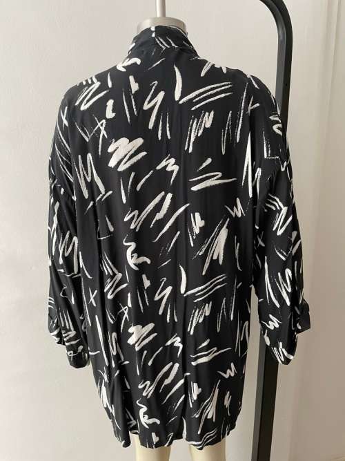 Black and White splash print kimono - size 10