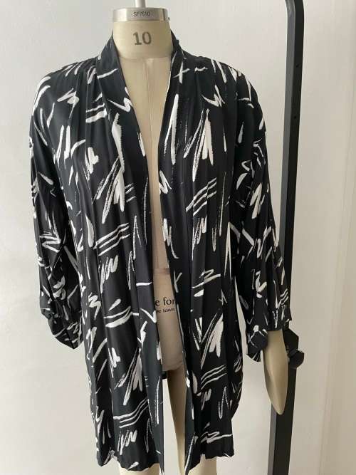 Black and White splash print kimono - size 10