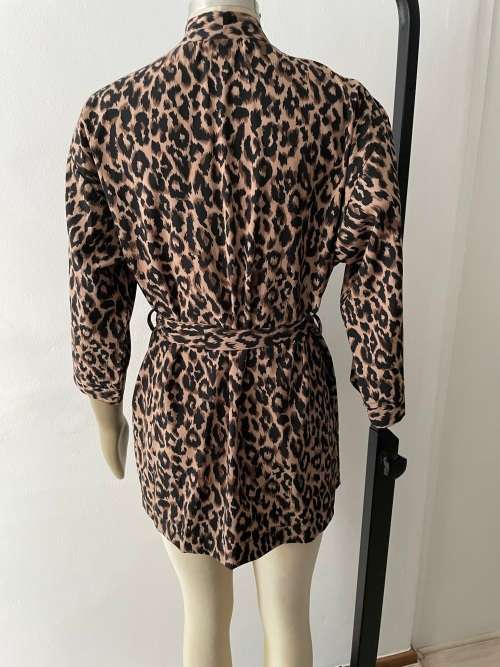 Animal print kimono with tie belt  - size 10