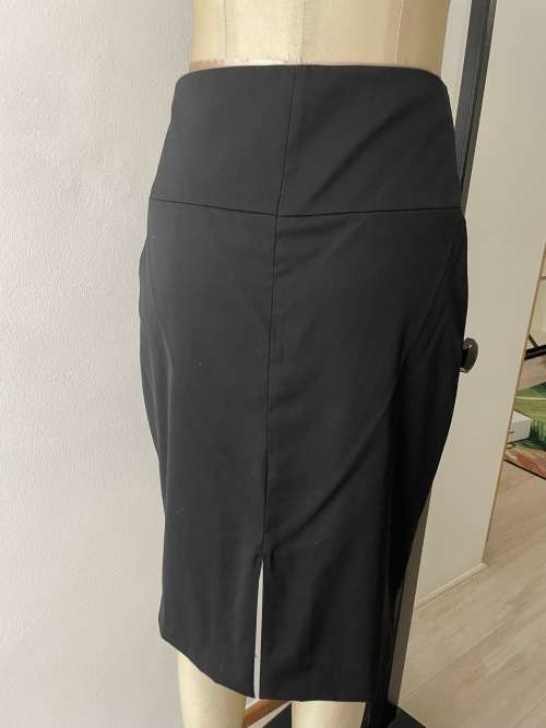 Country Road High Waisted Button front Pencil Skirt - Black - Size 8 fits a size 10