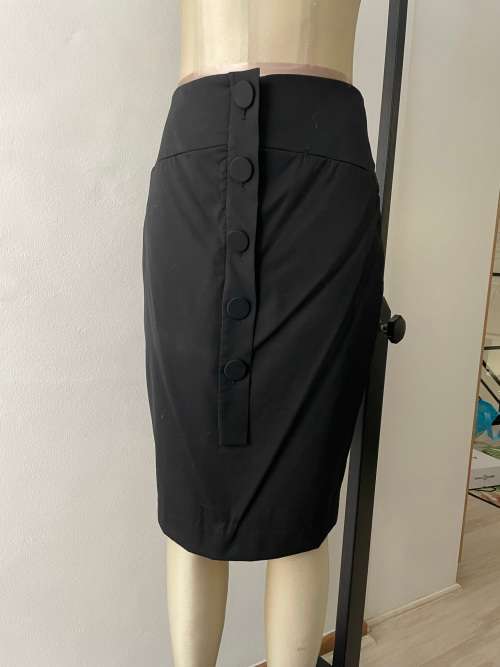 Country Road High Waisted Button front Pencil Skirt - Black - Size 8 fits a size 10