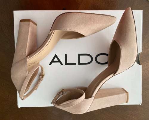 ALDO Nude heels - size 7
