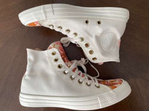 Ladies Converse Hightop sneakers - cream and floral print - Size 7