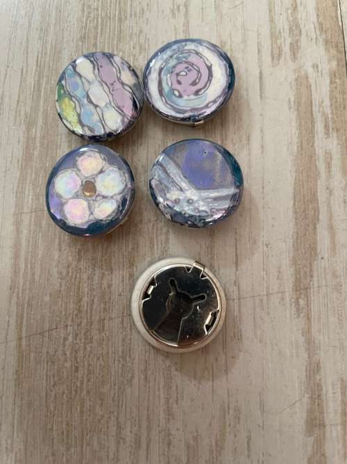 VERY UNIQUE VINTAGE BUTTON CLIPS - Blue Tones