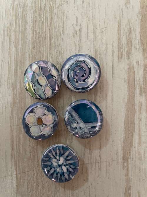 VERY UNIQUE VINTAGE BUTTON CLIPS - Blue Tones