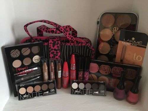 Make-up Set in Vanity