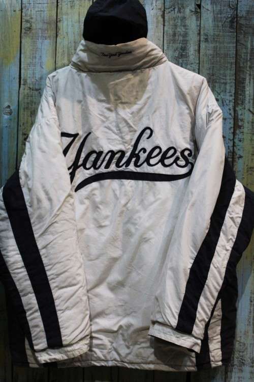 Vintage NY Yankees puffer jacket