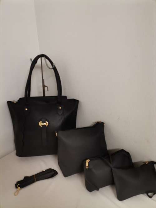 NEW STUNNING 4PC HANDBAG SET BLACK