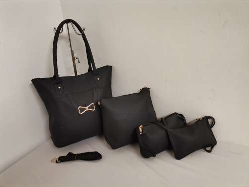 NEW STUNNING 4PC HANDBAG SET (BLACK)