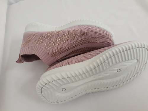 studded stunning pink tekkies only 1 size 5