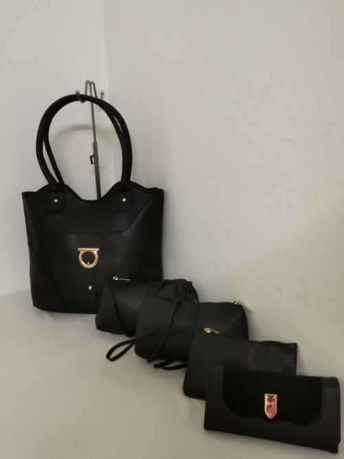 Ladies stunning 5 pieces handbags black