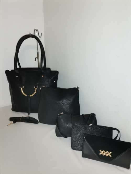NEW STUNNING 5 PEICES HANDBAG SET BLACK