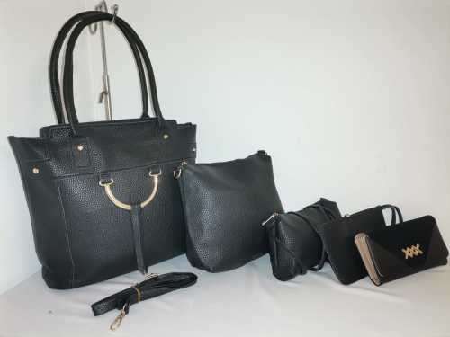 NEW STUNNING 5 PEICES HANDBAG SET BLACK