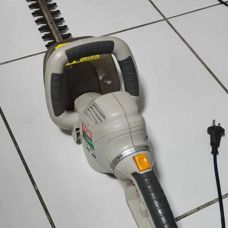Ryobi trimming saw