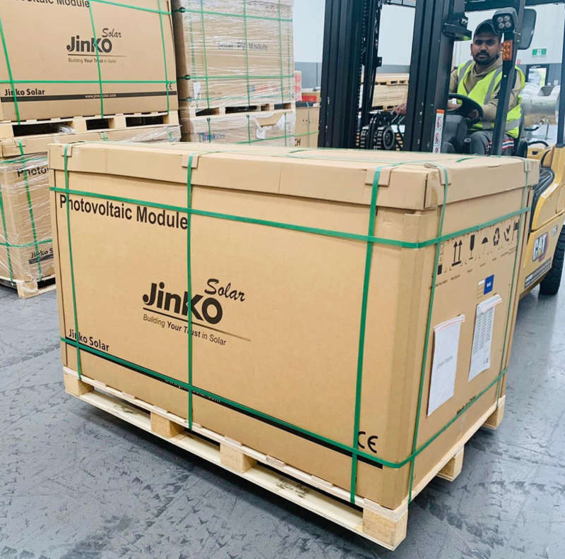 550W Solar Panel JINKO Solar Mono Crystalline Half Cell 144 Cells