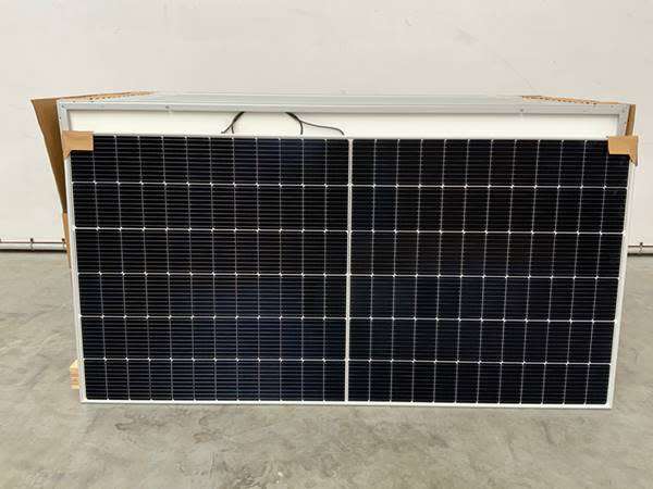 JINKO 555W MONO HALF CELL SOLAR PANEL