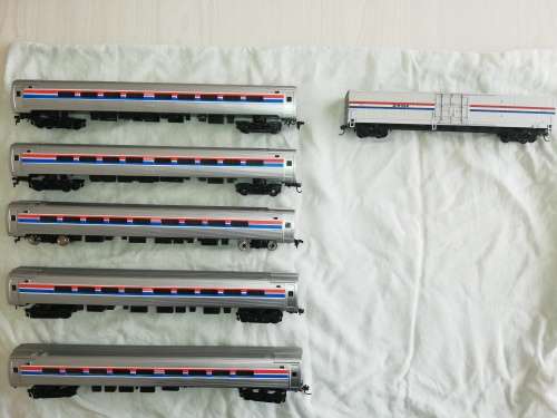 Amtrak set for Spares or Repair (HO)