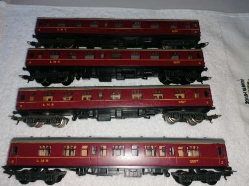 LIMA LMS Coaches x 4 (HO)