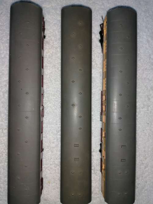 TRIANG X 3 coaches (OO)