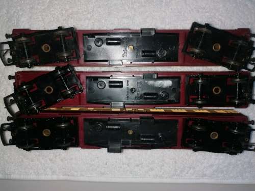 TRIANG X 3 coaches (OO)