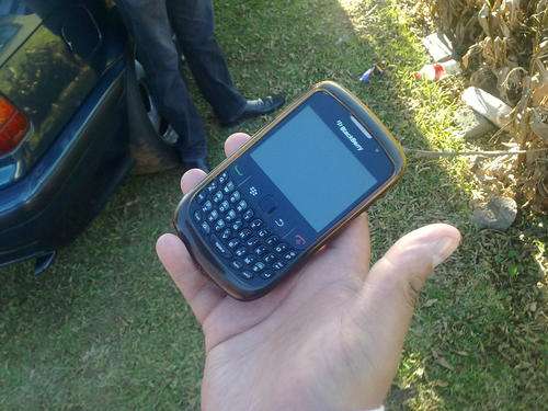 Blackberry curve 8520 with charger. R900 not neg